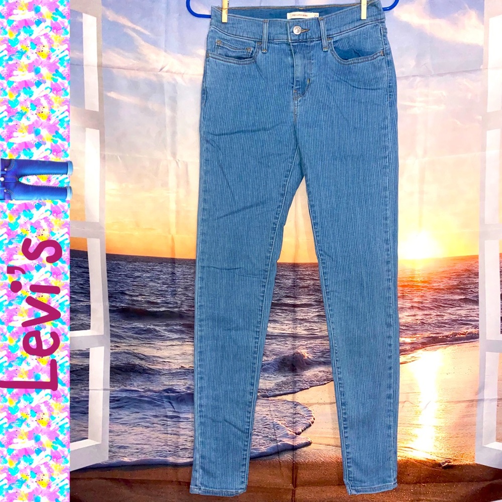 Levi’s 710 Super Skinny Jeans